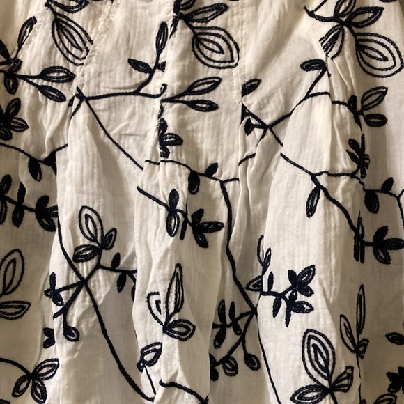 Small b. Original by Shoe Fly Top - Picture 5 of 8